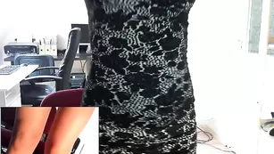 Желанная брюнетка Sexyofficegirl разминает сиськи