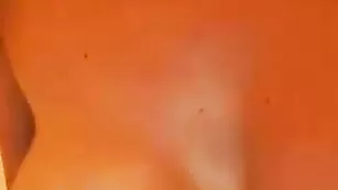 Alexa23 красотка моется в душе