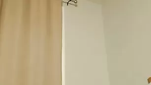 kickaz кувыркается на кровати