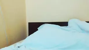 Красивая путана Bella_4u демонстрирует большие сиськи