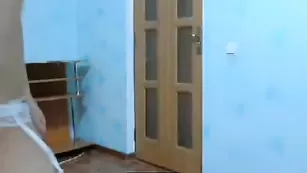 Озорная телочка alinna20 преподносит свое тело без одежды