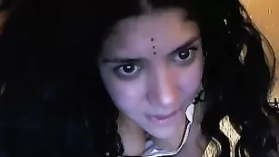 Озорная куртизанка GaiaLove смачно дрочит пизду