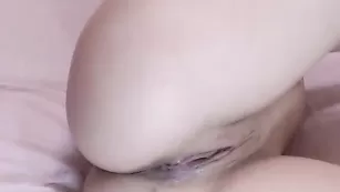 xAlissAx 9892 трахает сама себя в письку