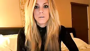 gisele сосет и дрочит
