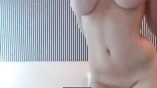 sexxindigo обожает уединяться с игрушками