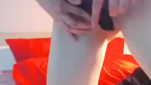 Рыжая сучка perfekttsmile18 наминает бритые отверстия