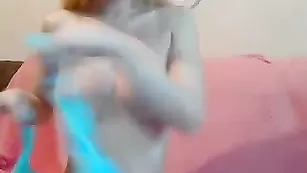 Роскошная стерва CuteBlonde007 дрочит пизду страпоном