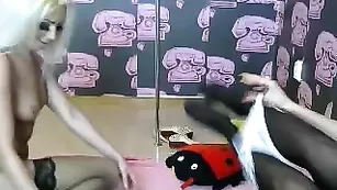 Nastysha ласбиянки ласкают киски