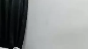 Прелестная самка  Julieta_candy развлекается с секс игрушкой