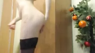 karrry шлюшка танцует