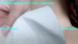 Азиатка в чулках Orient_Natsu мастурбирует киску