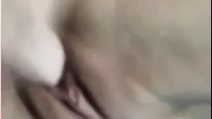 Потрясная крошка BadGirlXSex вертит страпон в пизде