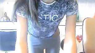 Шальные подруги CoolParadise раздеваются во фри