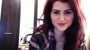 Импозантная девка Robertaxxx общается во фри чате