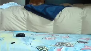 Шальная куколка Brunettealesya ласкает интимные места