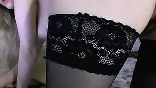 VikkiStrip приват с игрушкой в пилотку