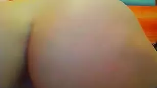 katy4dirty дерзко трахает себя в письку