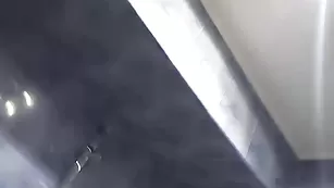 Очаровательная сучка Nightseduce дрочит в ванне