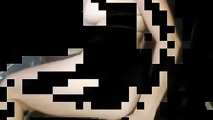 Грудастая куртизанка Ashlygold смачно мастурбирует вагину