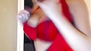 gisele пышногрудая сучка в красном