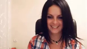 Изумительная пассия LuckySharm эффектно показывает свои ножки