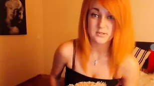 Meganfoxxx милая рыженькая девка