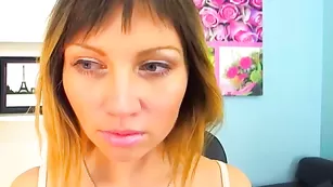 tatt0oedcutie дрочит пилотку на стуле