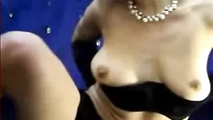 Бесподобная пассия BadGirlXSex мастурбирует киску пальчиками