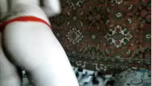 elviranight играет попкой