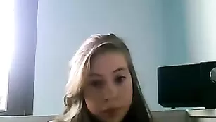 Олеся мастурбирует в видеочате