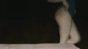 nastasya дрочит в темноте