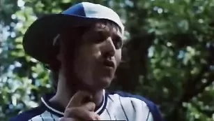 Классная тетка CrazyDaisy сосет на свежем воздухе