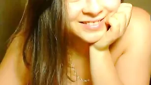 zaya7 прикрыла нежные сиськи