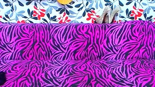 amazindoll эффектная чикса ублажает вагину