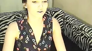 Миленькая малышка YourPasssion заценила клевый зад