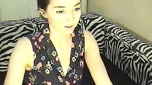 Миленькая малышка YourPasssion заценила клевый зад