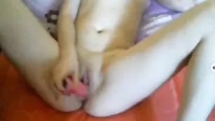 mashyli4ka ебет себя фаллосом в пизду