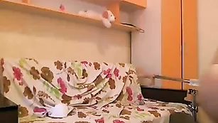 titsbaby скачет на самотыке