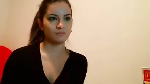 Сексуальная бабенка Erika55 раздевается на камеру