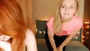 Резвые подружки CrazyGirls ласкают киски