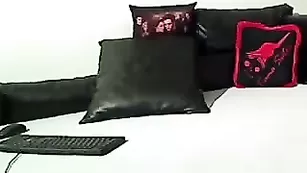 Блаженная телочка Vanessa теребит пилотку