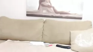 lovelyanne хочет поскорее кончить