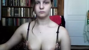 kara0611 томная брюнетка