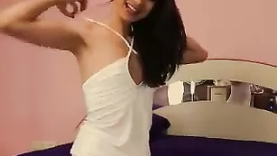 Потрясающая чувиха flavea загадочно двигается