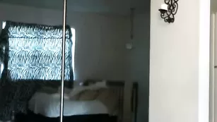 Шальная кобыла Brianna Frost обнажает сексуальное тело