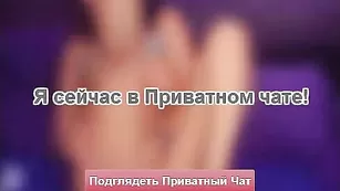 Красивая JustJuliy оголяет сисечки