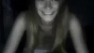 Симпатичная россиянка anasteisha19 обнажает натуральные сиськи