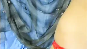 Страстная малая amiasexy трахнула обе дырочки