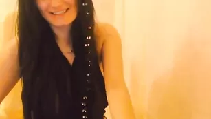 karolinavip ласкает вагину