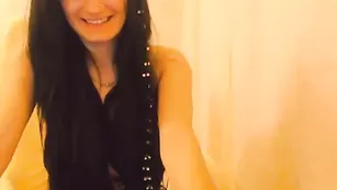 karolinavip ласкает вагину